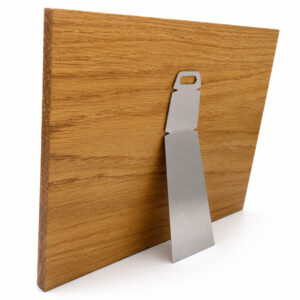 Wooden_plinth_with_freestanding_rear_strut